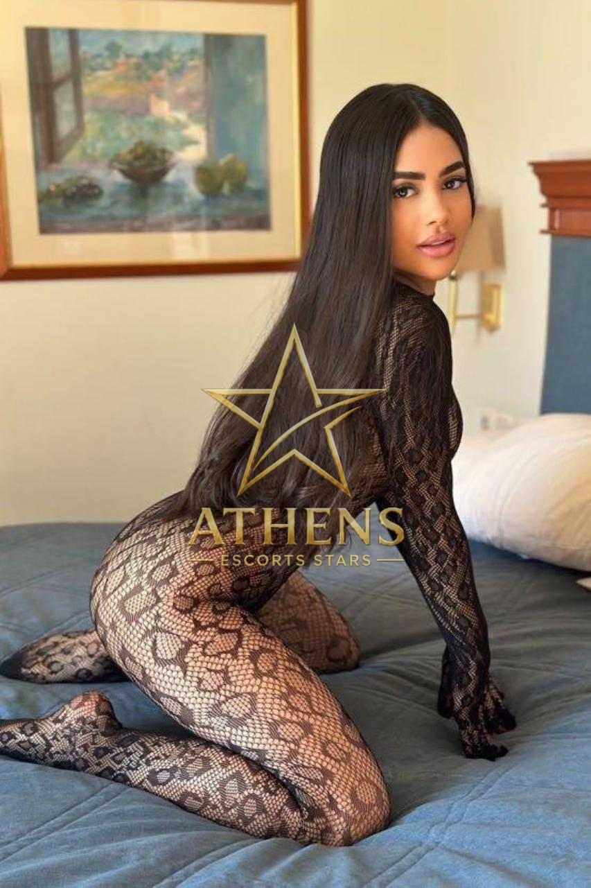 AURORA-ATHENS-ESCORT-STARS